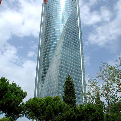 Torre Espacio by John Bek