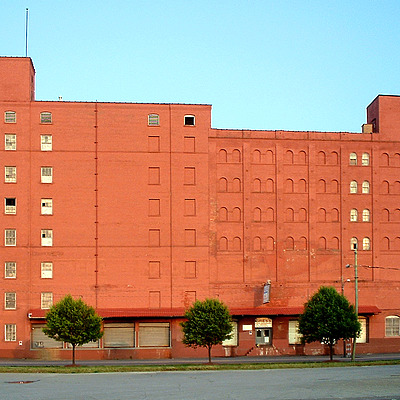Gress Public Refrigerated Services Building by John Cahill