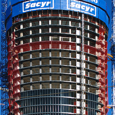 Torre Sacyr Vallehermoso by Cesar Serrano