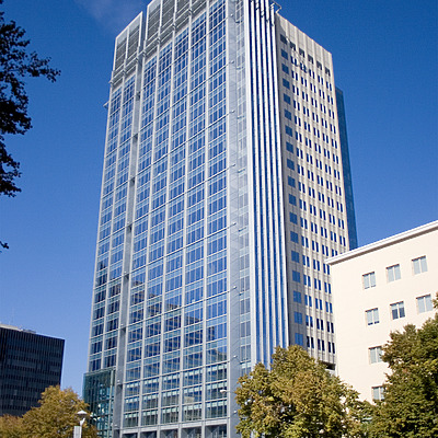 US Bank Tower by Jim Schwartz
