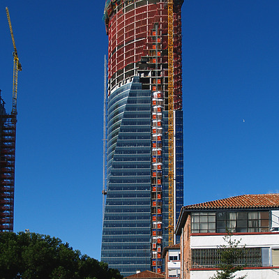 Torre Espacio by Cesar Serrano