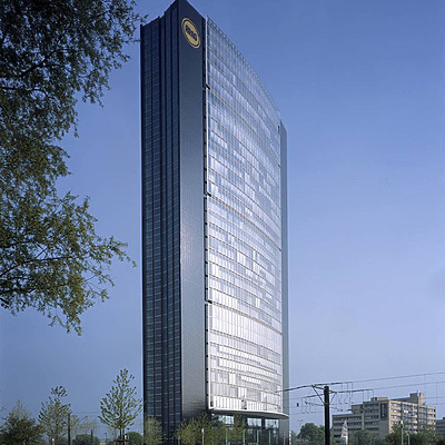 ARAG Tower by Foster and Partners