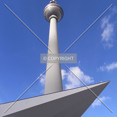 Berliner Fernsehturm by Jörg Berkemeyer