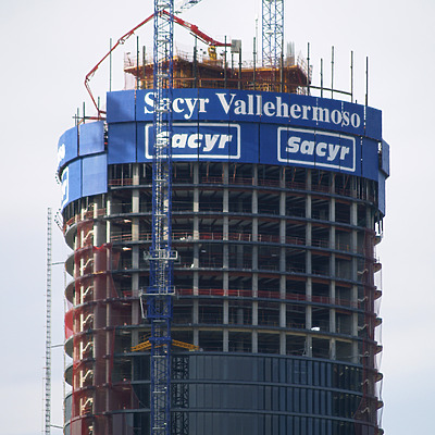 Torre Sacyr Vallehermoso by Cesar Serrano