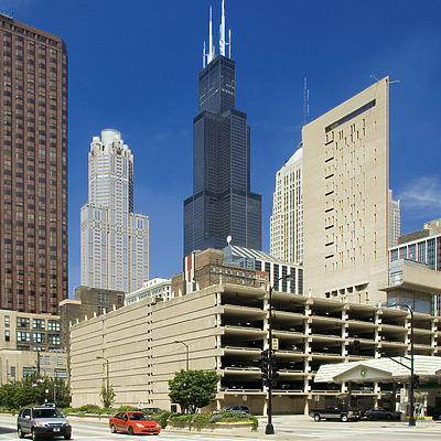 Willis Tower by Pavel Toczynski