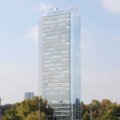 Victoria Turm by Huopa