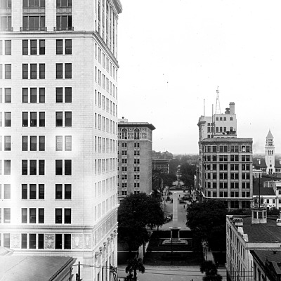 2 East Bryan Street by Library of Congress, Prints and Photographs Division, Detroit Publishing Company