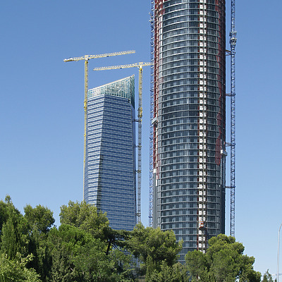 Torre Sacyr Vallehermoso by Cesar Serrano