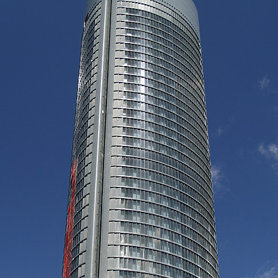 Torre Sacyr Vallehermoso by Cesar Serrano