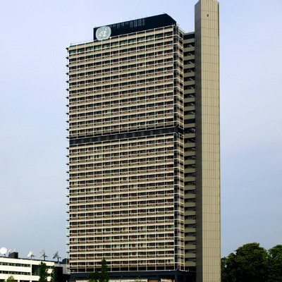 UN-Hochhaus by Marshall Gerometta