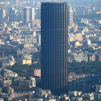 Tour Montparnasse by Cesar Serrano