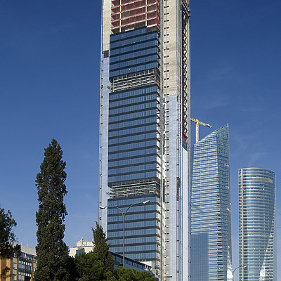 Torre Caja Madrid by Cesar Serrano
