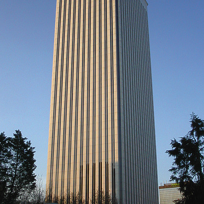 Torre Picasso by Cesar Serrano