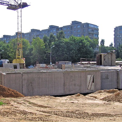 Prospekt Rokossovskogo 123/A by Alexei Bobko