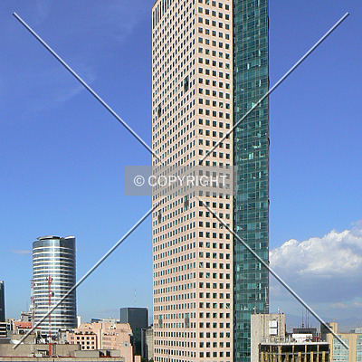 Torre Mayor by Luis Ibáñez