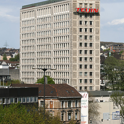 Glanzstoff-Hochhaus by Michiel van Dijk