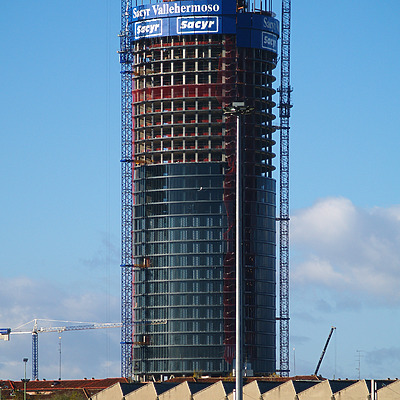 Torre Sacyr Vallehermoso by Cesar Serrano