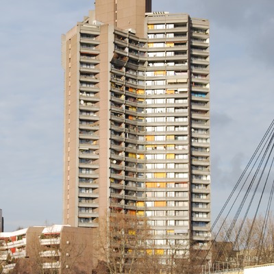 Neckarpromenade Wohnturm III by Huopa