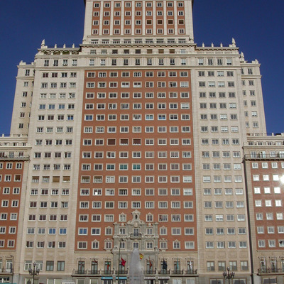 Edificio España by Cesar Serrano