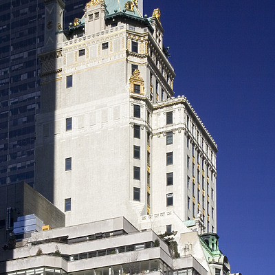 Crown Building by Pavel Toczynski