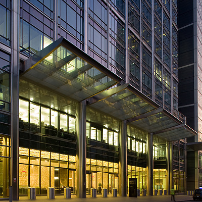 25 Canada Square by Pavel Toczynski