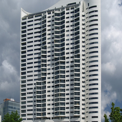 Hochhaus Neue Donau by Cesar Serrano