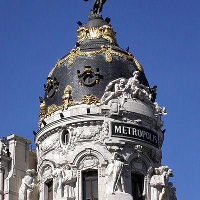 Edificio Metropolis by Cesar Serrano