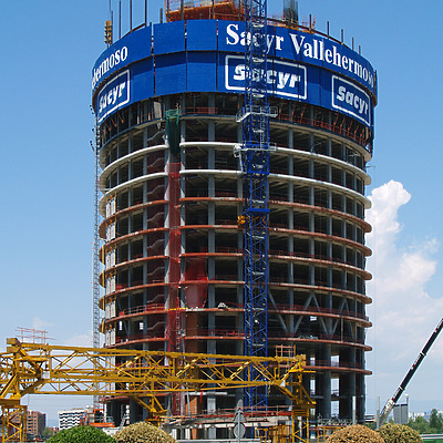 Torre Sacyr Vallehermoso by Cesar Serrano