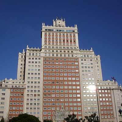 Edificio España by Cesar Serrano