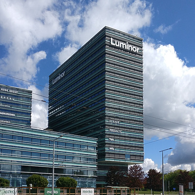 Quadrum Business City East Building by Huopa