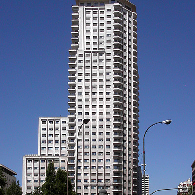 Torre de Madrid by Cesar Serrano