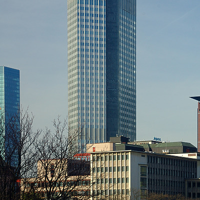 Bankgebäude BfG by David Guija