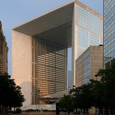 La Grande Arche by Cesar Serrano