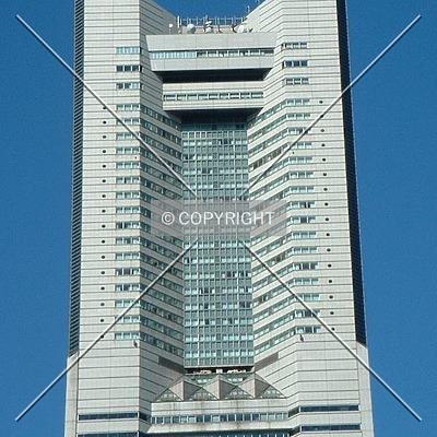 Yokohama Landmark Tower by Andrew Stewart
