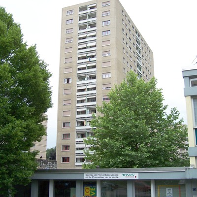 10-12 Rue du Vieux-Moulin by Huopa