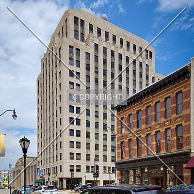 Illinois Building by Ryan Hildebrand