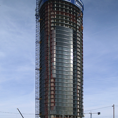 Torre Sacyr Vallehermoso by Cesar Serrano