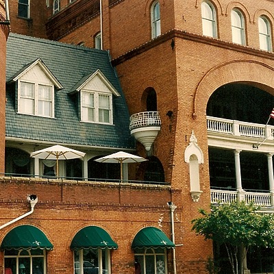 Windsor Hotel by Rodney Gunn