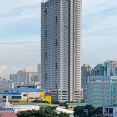 Torre de Manila by Daniel Kieckhefer