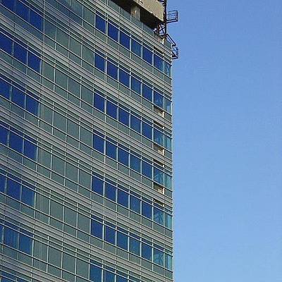 La Guardia Plaza 4 by Michiel van Dijk