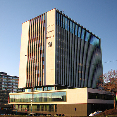 Fredrik Selmers vei 6 by Kjetil Balog