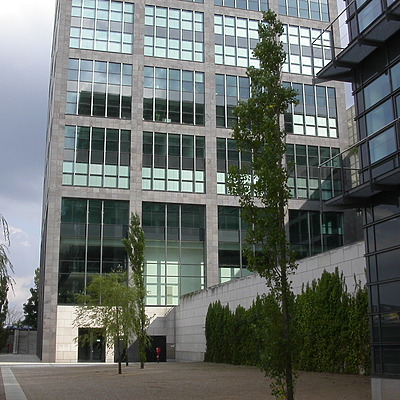 Hochhaus Treptower by Cesar Serrano