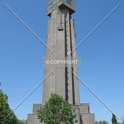 IJzertoren by Emmanuel D.