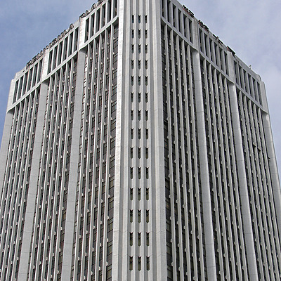 Peninsula Plaza by Horst Kiechle