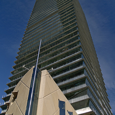 Torre Mapfre by Cesar Serrano