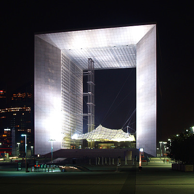 La Grande Arche by Cesar Serrano