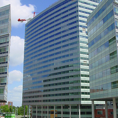 La Guardia Plaza 4 by Michiel van Dijk
