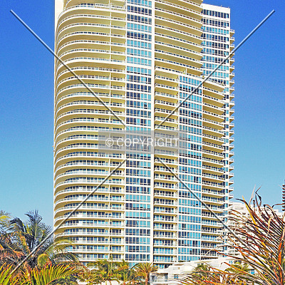 Continuum on South Beach, South Tower by Jorge Molina