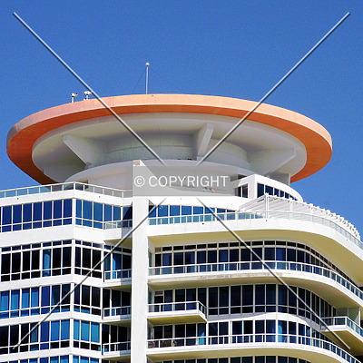Continuum on South Beach, South Tower by Jorge Molina