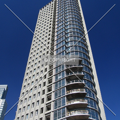 Mulieris torre Sur by Maximiliano Buono